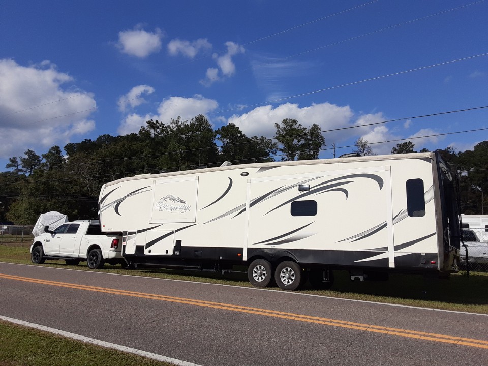 RV & Motorhome Towing Jacksonville, FL